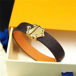 Bracelet en cuir avec lettres et fleurs pour hommes et femmes, classique, à la mode, avec boîte, peut être entier 3112