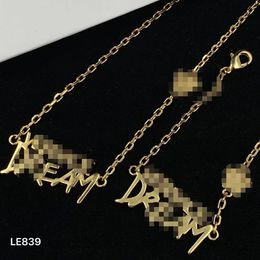 Mode Klassiek Medusa kleurrijke letters Hangers Dames Armband Ketting Oorknopjes Sets Messing kleur diamanten droom Dames Designer Sieraden MS12 -S8