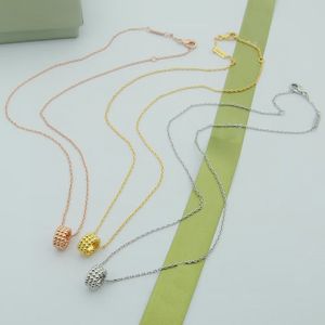 Mode classique collier bijoux perlee 4 trèfle à quatre feuilles charme concepteur bijoux colliers pour femmes cadeaux de Noël Thanksgiving Day
