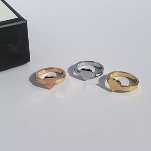 Fashion Classic Simple Heart Formed Love Ring Gold Silver Rose roestvrij staal paar Ring Fashion Ladies Designer sieraden dames feestcadeau