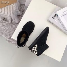 Fashion Classics Mini bottes courtes garder au chaud bottes de neige nouvelle fourrure de mouton d'hiver pour femme intégrée plus polaire épaisse chaussures en coton avec sac à poussière en carton