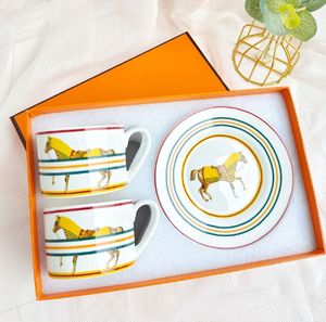 Mode Koffiekopje Set Europese Stijl Afternoon Tea Set Zwarte Theekop Koffie 2 Kopjes 2 Schotel Geschenkdoos Topkwaliteit