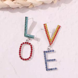 Mode-Kleurrijke Liefde Dangle Oorbellen voor Vrouwen Luxe Designer Bling Diamond Brieven Hanger Oorbellen Verklaring Liefhebbers GF Verjaardagscadeau