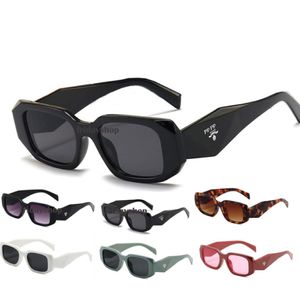 Lunettes de soleil de créateur cool Fashion Classic Eyeglass Goggle Outdoor Beach Sun Sunes For Man Woman Mix Color Facultatif Triangular Signat 312Q