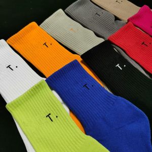 Calcetines de algodón a la moda para hombre y mujer, calcetines transpirables con letras clásicas para parejas, calcetines deportivos para fútbol, baloncesto, ropa para hombres y mujeres
