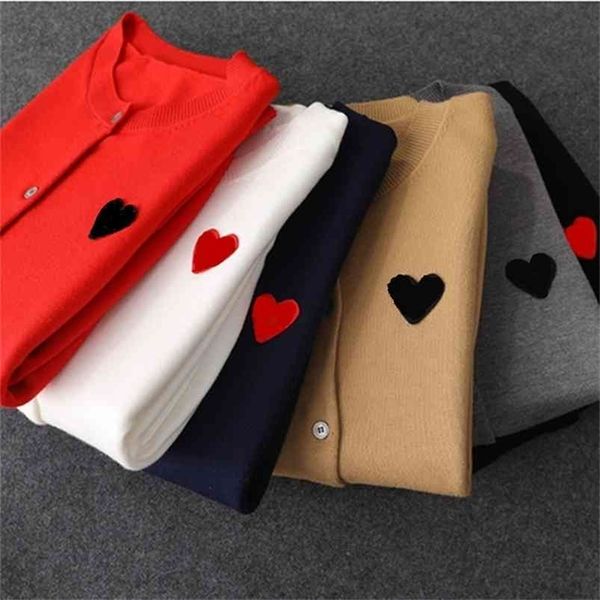 Mode Couple Pull en cachemire à manches longues Cardigan Casual Broderie Love-Heart Pull en cachemire Cardigan Casual pour homme femme 210805