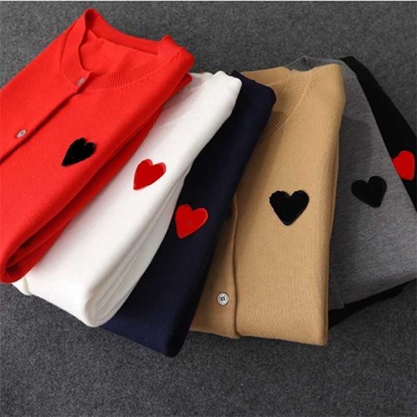 Moda pareja de manga larga jersey suéter cárdigan bordado casual amor-corazón para hombre mujeres 211007