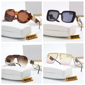 Mode Couple Designers Lunettes de soleil pour femmes Hommes Designer Lunettes de soleil en plein air Drive Holiday Summer pour Noël Thanksgiving et anniversaires