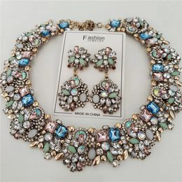 Fashion Crystal Rimestones Large collier Collier Collier Oreurs Femmes Bijoux de bijoux Indian Stale Wedding 240401
