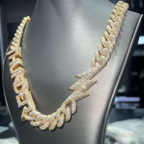 Fashion Nom personnalisé Moisanite Diamonds 20 mm Miami Cuban Link Bust Down Hiphop Chain