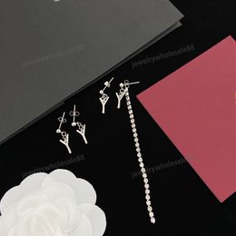 Diseñadores de joyas de tachuelas de moda y aretes de arete para mujer tortura sier letra diseñador pendientes joyería