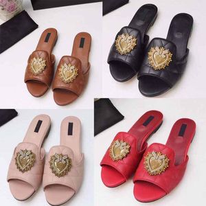 Mode Decoratieve Slippers Dames Designer Luxe Metalen Platte Sandalen Strand Outdoor Wide-Soled Luie Schoenen Maat 35-43