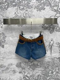 Fashion Denim Shorts 2 pièces Set Femmes 2024 Summer Leather Belt High Taist Skinny Short Jeans For Woman