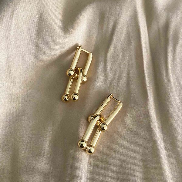 Diseño de moda Conexión de cadena Joyería Pendientes para niños Chapado de cobre 18k Joyería de oro Pendiente Anillos de oreja para damas Mujer Accesorios Q0608