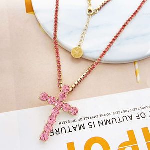 Bijoux Design de mode, vente en gros, collier croix en cristal rose, pendentif chaîne en diamant plaqué or pour femmes