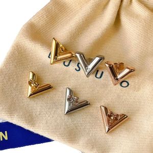 Diseño de moda Stud Pendiente de oro rosa Pendientes con incrustaciones de letras para niñas Accesorios de regalo clásicos para parejas mayores Joyería de diseñador