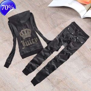 Fashion Design Tendance Juicy Survêtement Marque Femmes Pantalon Deux Pièces Retour Claic Hot Drill Décoration Hauts À Capuche Veet Tissu Pantalon À Jambes groupées 2023