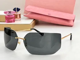 Créateur de mode 54Y Sungass pour les femmes Unique Metal Curbe Curbe Sumless Summer Avant-Garde Star Même style Anti-ultraviolet Protection Come With