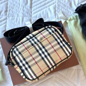 Sac de créateur de mode Garçons Filles Universal classique treillis voyage travail à domicile est très pratique taille 22X15cm sac photo sac à bandoulière à main