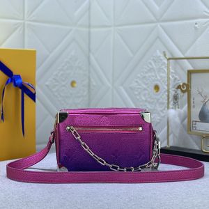 Sac de créateur de mode pour hommes et femmes en cuir Gradient Color Box Bag Mini Carrying Tote Vintage sac à bandoulière en relief # 81219