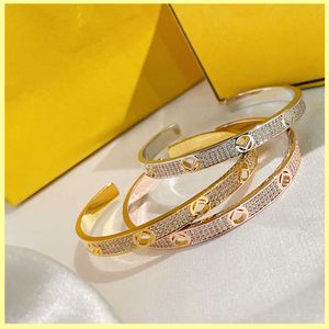 Brazalete de diseñador de moda para hombre y mujer, pulseras con letras doradas y diamantes, regalos para mujer, pulseras de amor de lujo, joyería