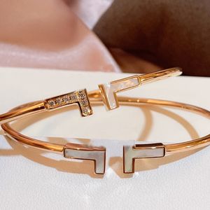 Diseñador de moda brazalete de alta calidad Doble T Pulsera de letras Mujeres Mujeres 18K Gold de oro Diamantes abiertos Pareja Joya de regalo Brithday