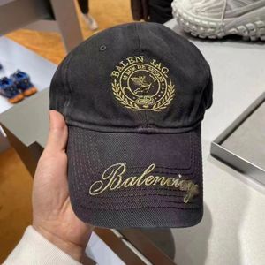 Diseñador de moda Gorra de béisbol BL Pareja Otoño Invierno Cálido Algodón Letras casquette Hombres Mujeres diseñadores sombrero