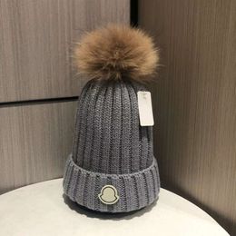 Mode Designer Beanie Chapeaux Nouvelles Femmes Bonnet Tricoté Chapeau De Luxe Hiver Neutre Broderie Logo Laine Mélange Chapeaux Bobo Chapeaux En Gros