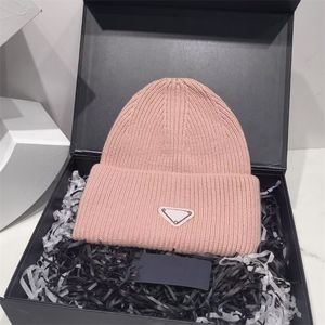 Diseñador de moda Gorro Mujer Hombre Gorro de punto Invierno Otoño Cálido Lujoso Cappelli Señoras Ocio con letra Casual Unisex Fluffy Sombreros de lujo para hombres PJ019