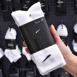 Modeontwerper Black White High Quality Socks Women Men Men Cotton All-Match Classic Ankle Hook Ademboute Kous Mixing Football Basketball Sports Sock USWV