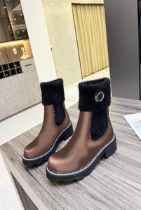 Bottes de créateur de mode Chaussures pour femmes poche de piste de botte noire Roman Boots Nylon Military Inspired Combat Logo petite taille grande taille 354625395