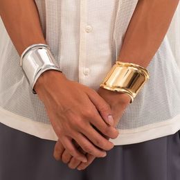 Bracener de mode Bracelet de qualité supérieure Personnalité Géométrique Golden Cuff Big Bracelet en acier en acier en titane pour femmes 6/6 cm de large