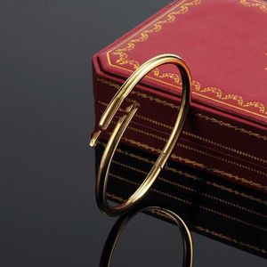 Pulseras de diseñador de moda para hombre Brazaletes amor Charm pulseras de uñas Cadena de acero inoxidable chapado en oro de 18 quilates para mujer niña boda joyería del día de la madre mujer al por mayor