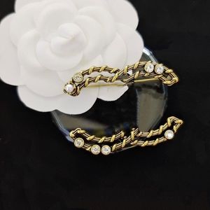 Modeontwerper broches voor heren Dames Hoge kwaliteit 18K verguld merk Dubbele letter Trui Pak Kraag Pin Broche Kleding Sieraden Accessoires