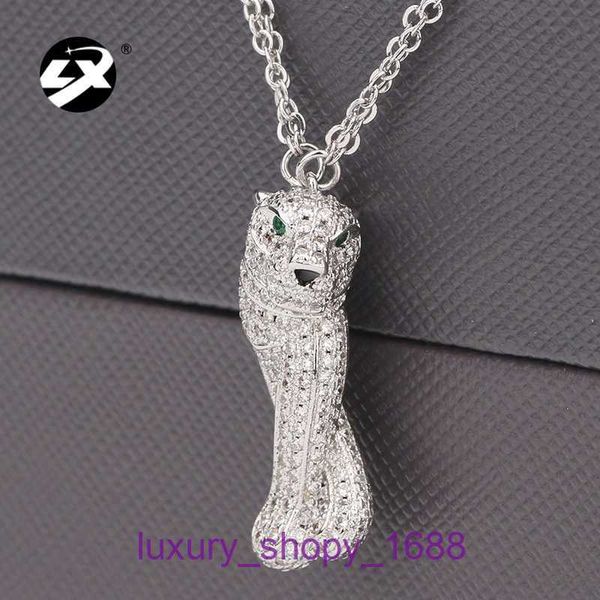 Collier classique de pneus de voiture de créateur de mode pour femmes personnalisé et à la mode petit collier de pull léopard en zircon incrusté de micro frais avec boîte d'origine