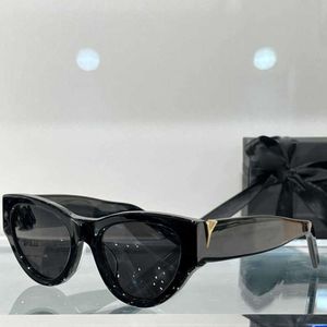Diseñador de moda Gafas de sol de ojo de gato Gafas de sol de playa de verano para hombres Mujer 5 colores Calidad superior 007