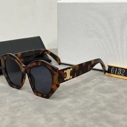 Créateur de mode Cel 40238 marque pour hommes et femmes à cadre de verres ovales pressés pour hommes et lunettes de soleil polarisées