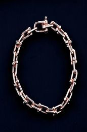 Braceuse de créateur de mode Bracelet en acier inoxydable Bijoux Men Bracelets d'or Bracelet Bracelet 2223708
