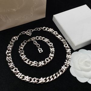 Modeontwerper Klassieke 18K vergulde ketting roestvrij staal luxe dameskettingen choker hanger parel bruiloft sieraden accessoires