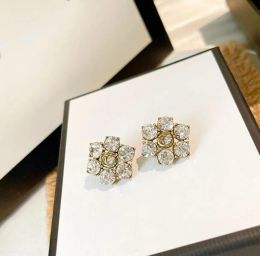 Modeontwerper Crystal Rhinestone oorbellen oorbout Aretes hebben postzegels top messing materiaal vrouwen bruiloftsfeest sieraden love cadeau ww