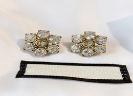 Модельер серьги-гвоздики с кристаллами и стразами имеют штампы из латуни, женские свадебные украшения3912403