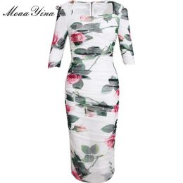 Vestido de diseñador de moda Vestido de mujer de verano Cuello cuadrado Rosa Estampado floral Paquete delgado Nalgas Vestidos de malla sexy 210524