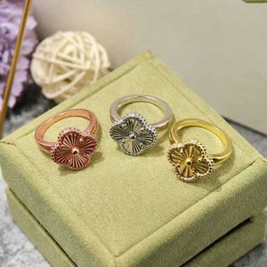 Créateur de mode Four Leaf Clover Ring Natural Shell Gemstone Gold plaqué 18K Femme Designer T0p Centraire de luxe de plus haute qualité Classique Nice Gift For Girlfriend