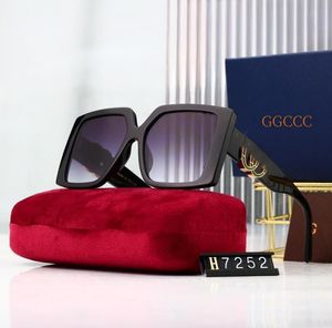 Modeontwerper GGCCC Brand Sunglasses Men and Women Fashion Jess Up Multi-Colour Optioneel met mode-slijtage Designer Tassen Favoritea Persona Present 7252 7213 Look