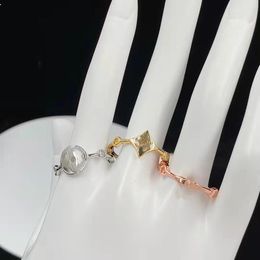 Modeontwerper Gold Clover Letter Midi Ring Bague Damesfeest Weddingspaar Gift Engagement Sieraden Box