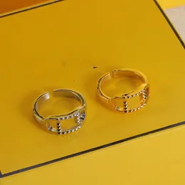 Créateur de mode Anneaux de cerceau d'or pour femmes hommes Designers de luxe Bague nacré Bijoux de mode pour les amoureux Bague Meilleur cadeau 2311274Z