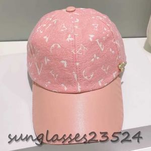 Chapeau de créateur de mode Summer Sun Protection Luxury V Casquette de baseball Doux et confortable unisexe brodé casual parasol chapeau haut de gamme Chapeau rose