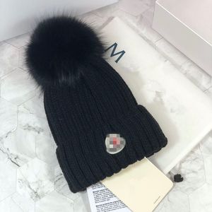 Sombreros de diseñador de moda Gorro para hombre y mujer Otoño / Invierno Gorro de punto térmico Gorro de marca de esquí Gorro de calavera a cuadros de alta calidad Gorro cálido de lujo Gorro de punto M001