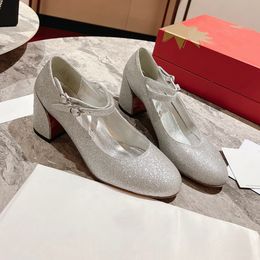 Créateur de mode Haute qualité Femmes Maison Talon rouge Mary Jane chaussures Classique rétro Luxe cuir semelle Loff Filles Petites chaussures de dîner plates en cuir de gaze HJ2035