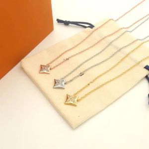 Modeontwerper sieraden klassieke diamant bloem hanger kettingen van zeer kwaliteit chokerketens 18k vergulde gouden meisjes cadeau